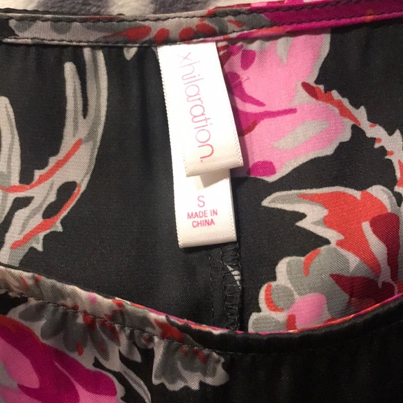 Blouse - Picture 2 of 3